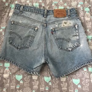 Vintage High Wasted Levi’s